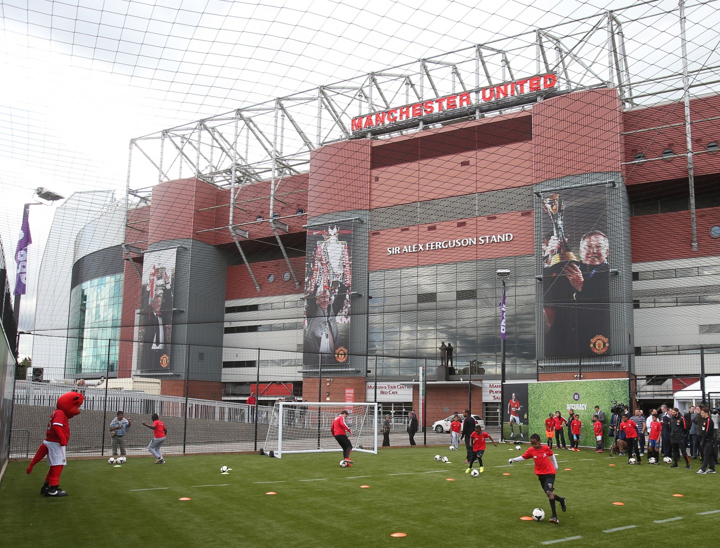MUFC launch Go the Distance initiative - Greatdays ...