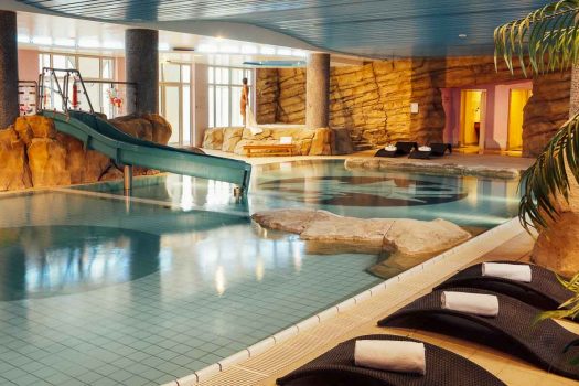 Swimming Pool Vienna House Dream Castle Hotel